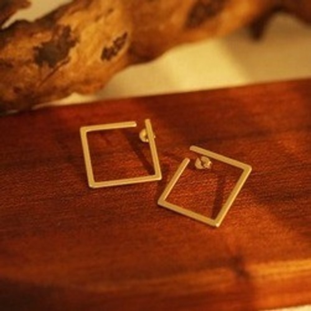 18K Gold Plated Stainless Steel Square Geometric Minimalist Stud Earrings Gold‎